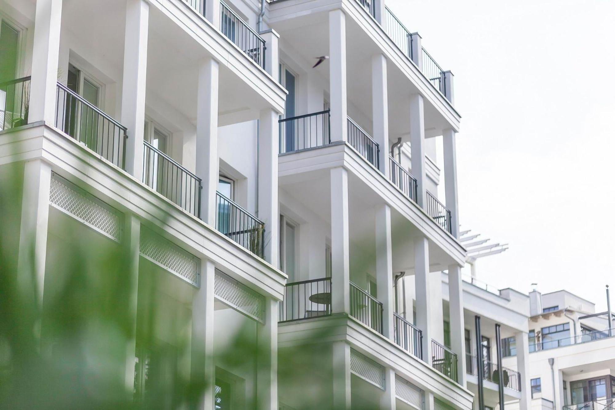 First White Pearl Apartment Sellin  Bagian luar foto