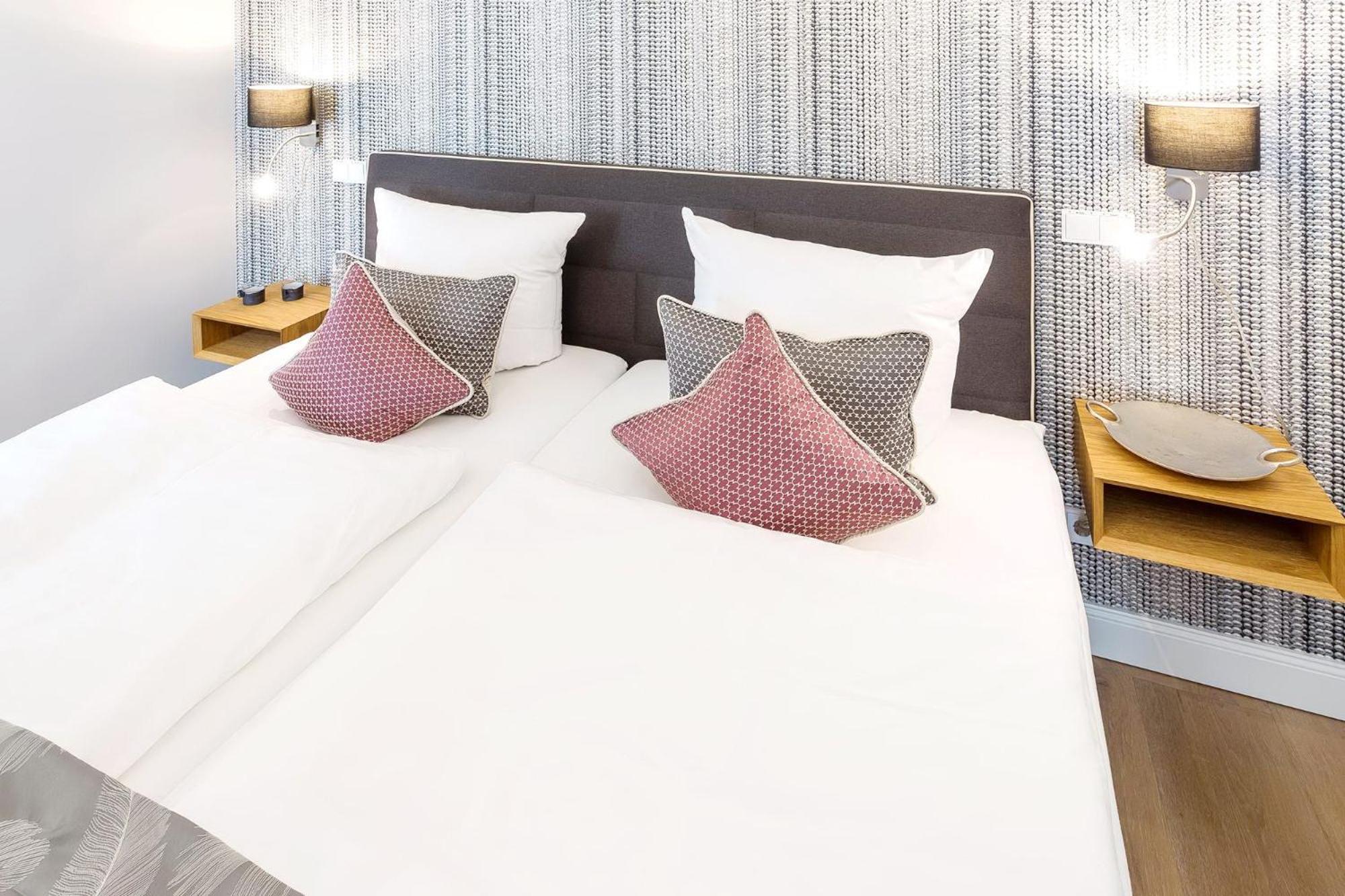 First White Pearl Apartment Sellin  Bagian luar foto